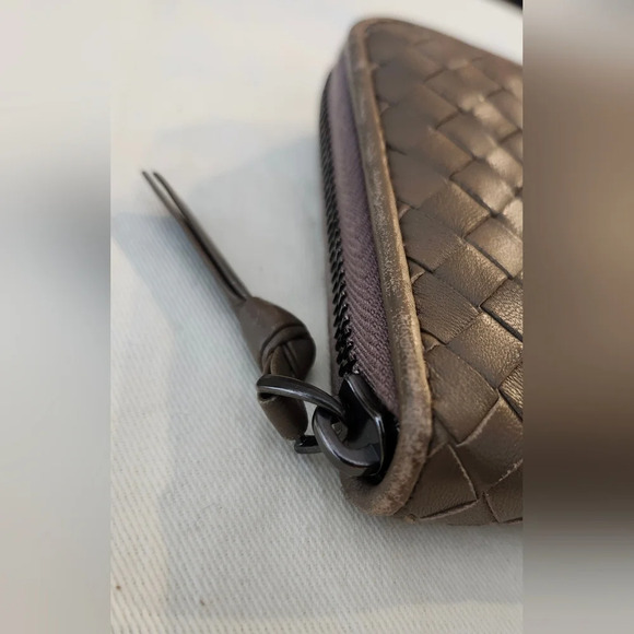 Bottega Veneta Intrecciato Leather Zip Around Wallet - Picture 5 of 14